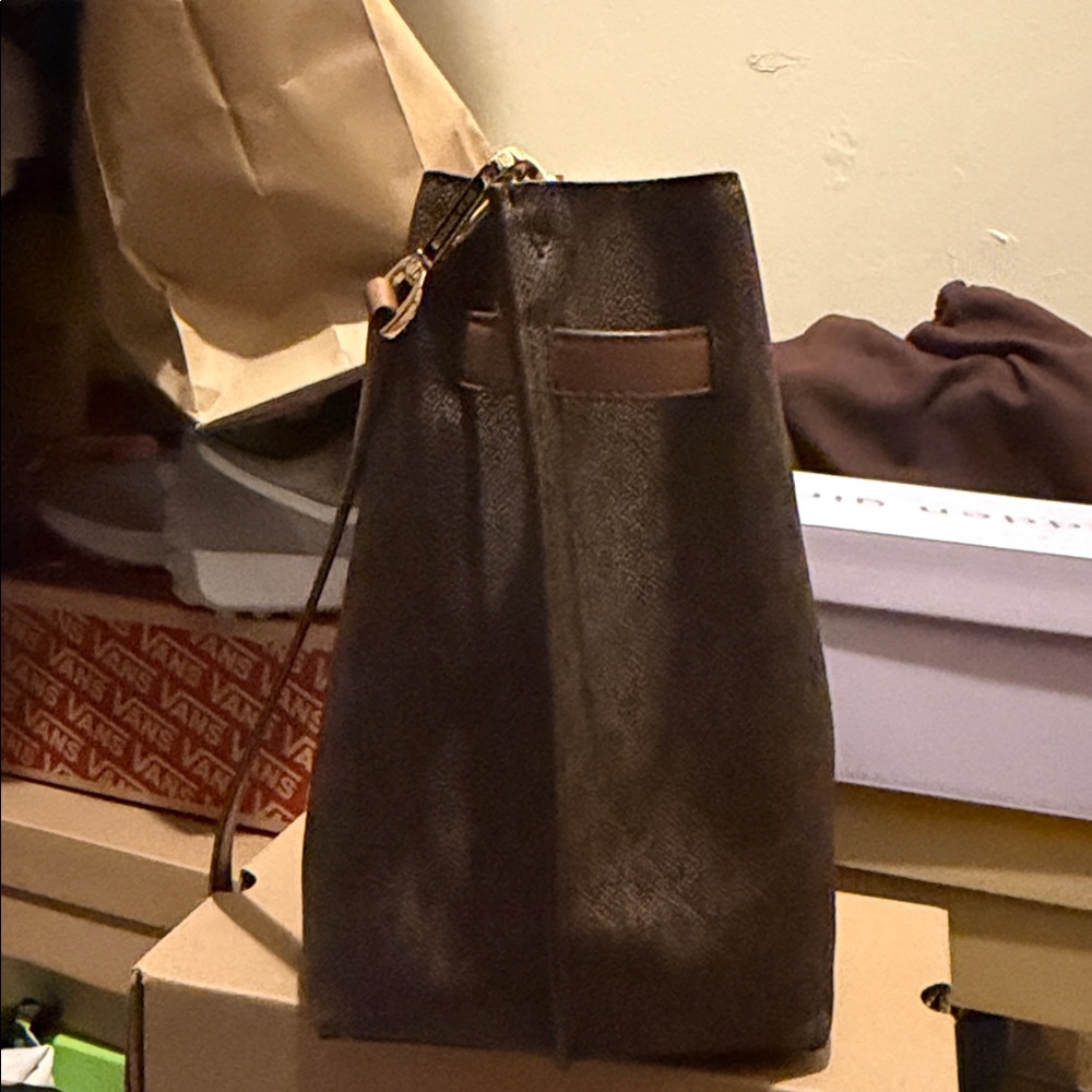 Michael Kors Brown Signature Bucket Bag with Tan Trim - Picture 6 of 7